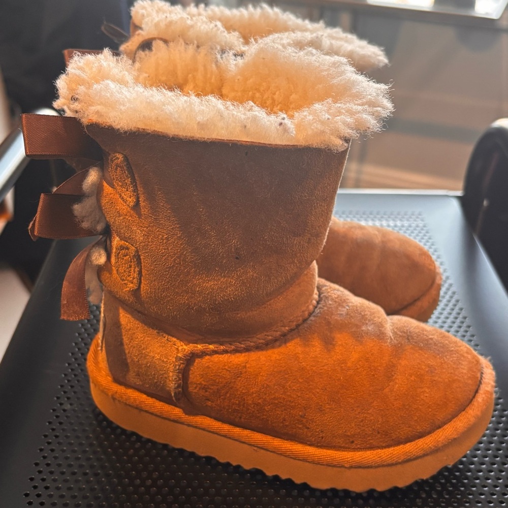 UGG Bailey Bow II - Picture 5 of 5